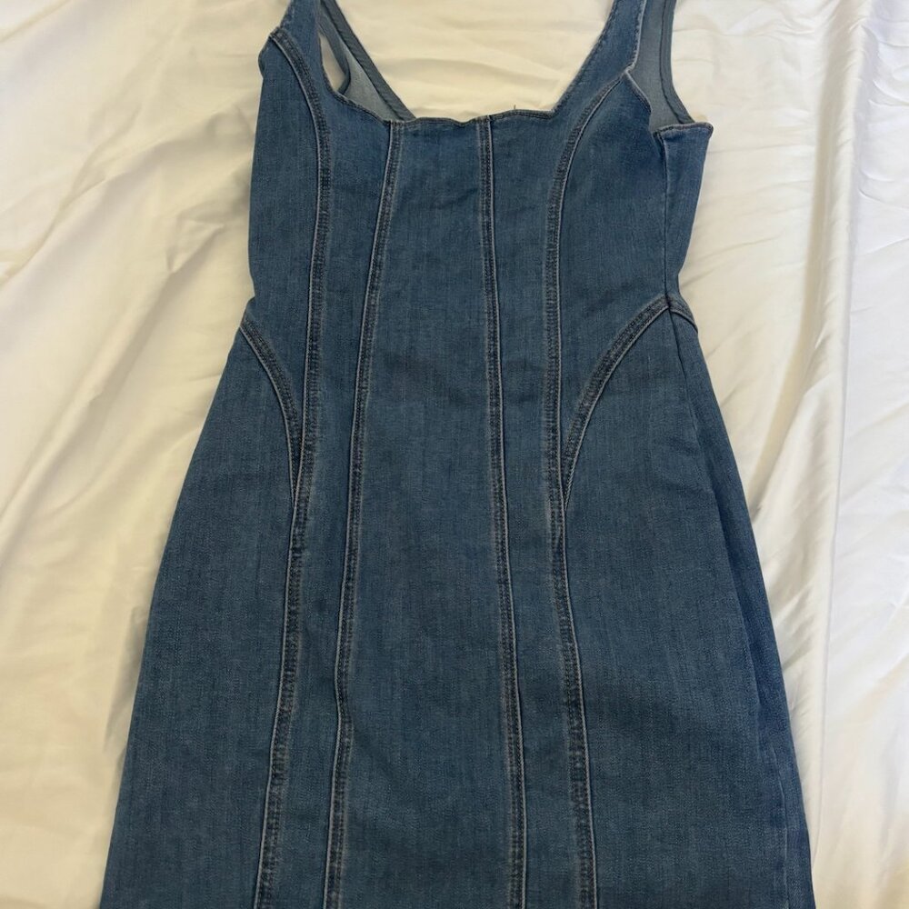 Sleeveless denim dress